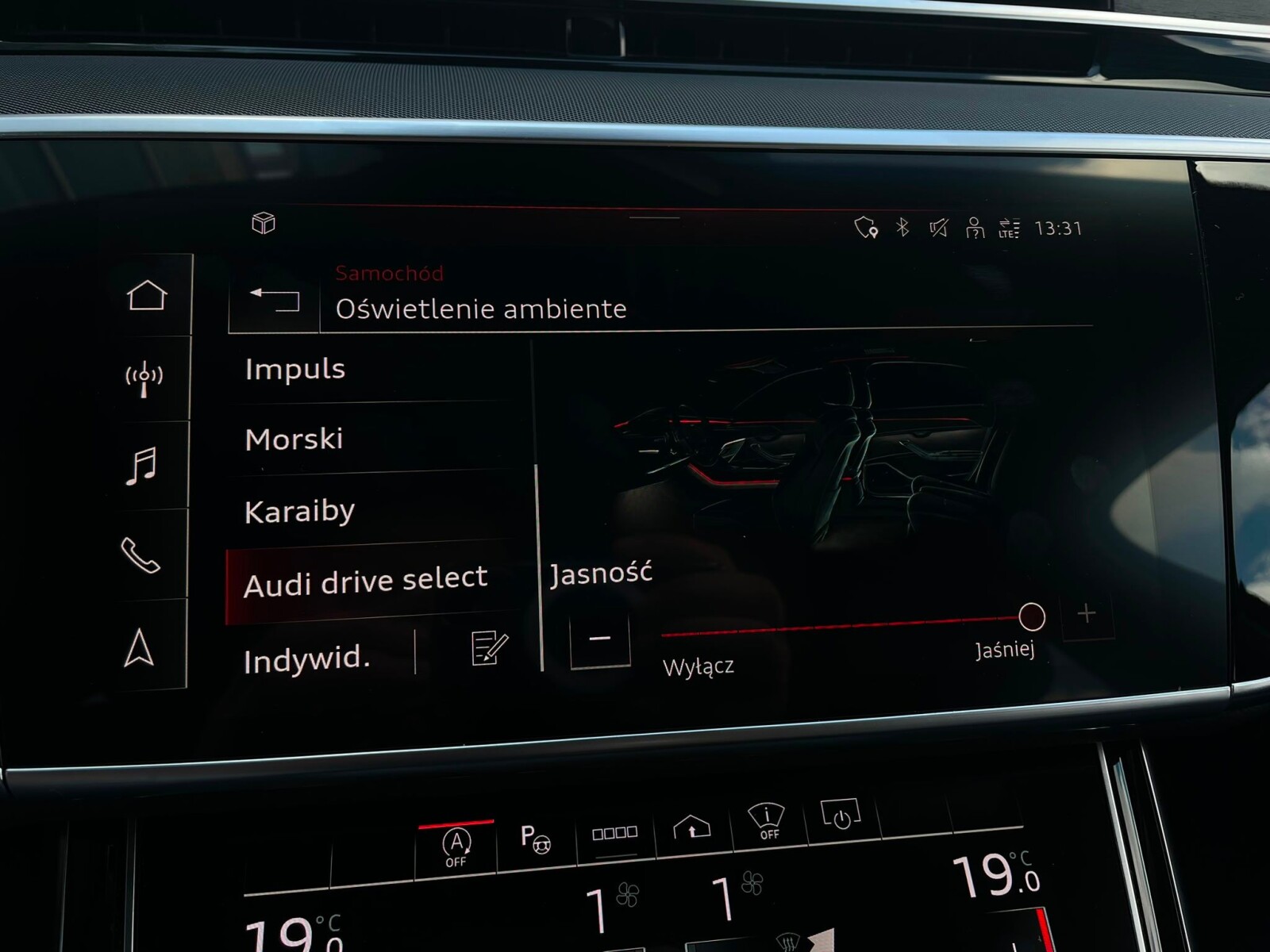Audi A8 - zdjęcie 34