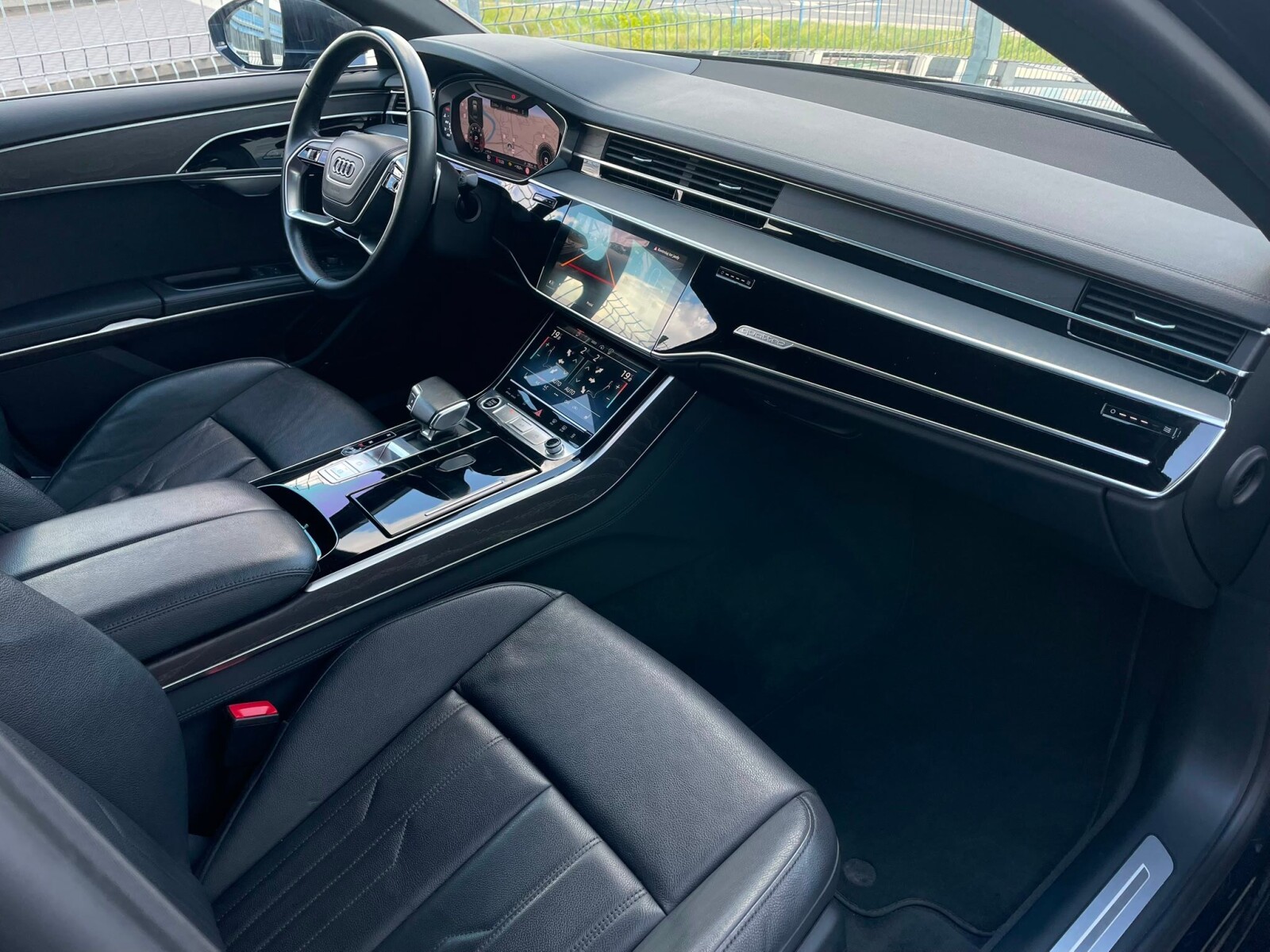 Audi A8 - zdjęcie 23