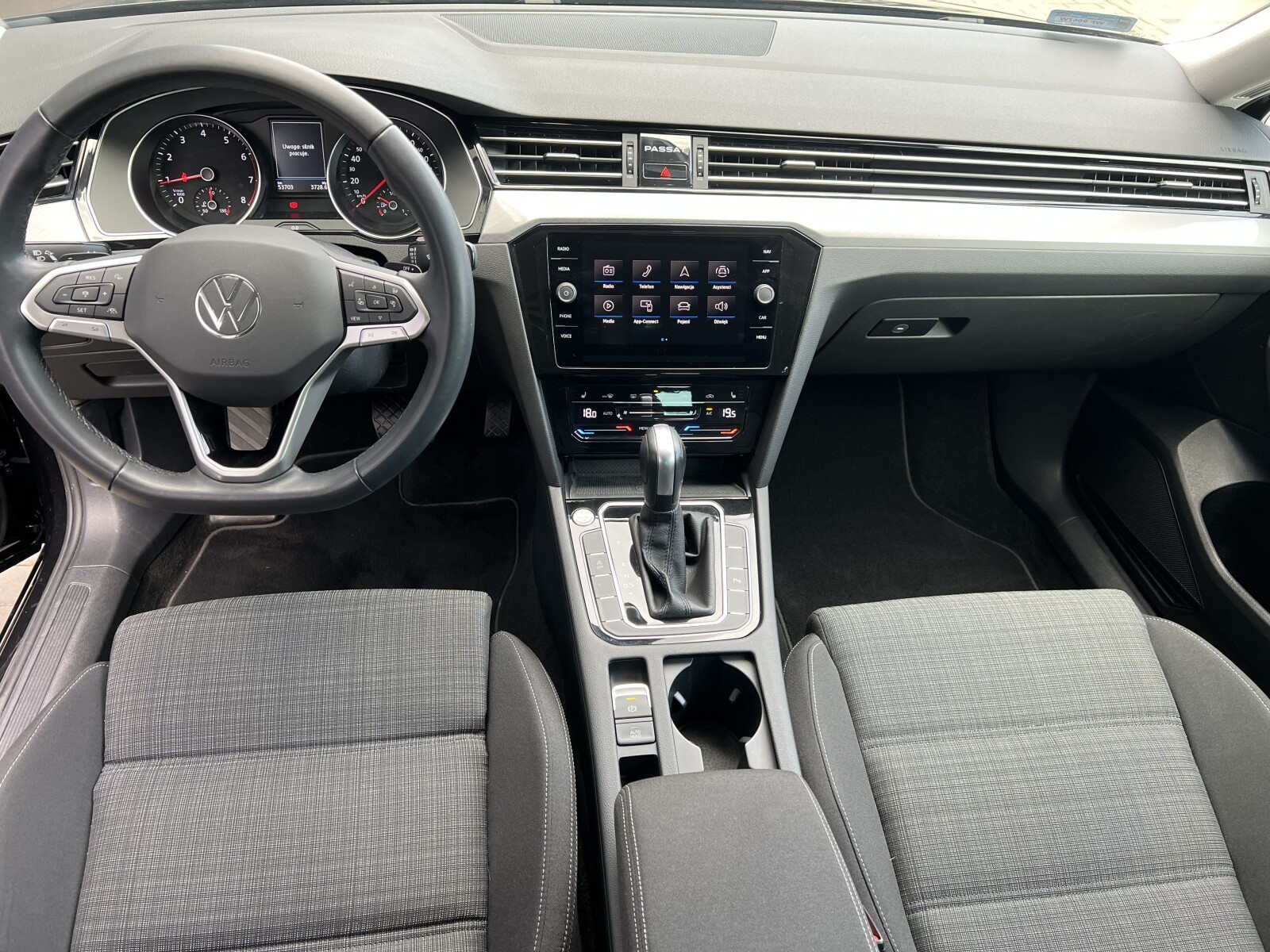 Volkswagen Passat Variant - zdjęcie 9