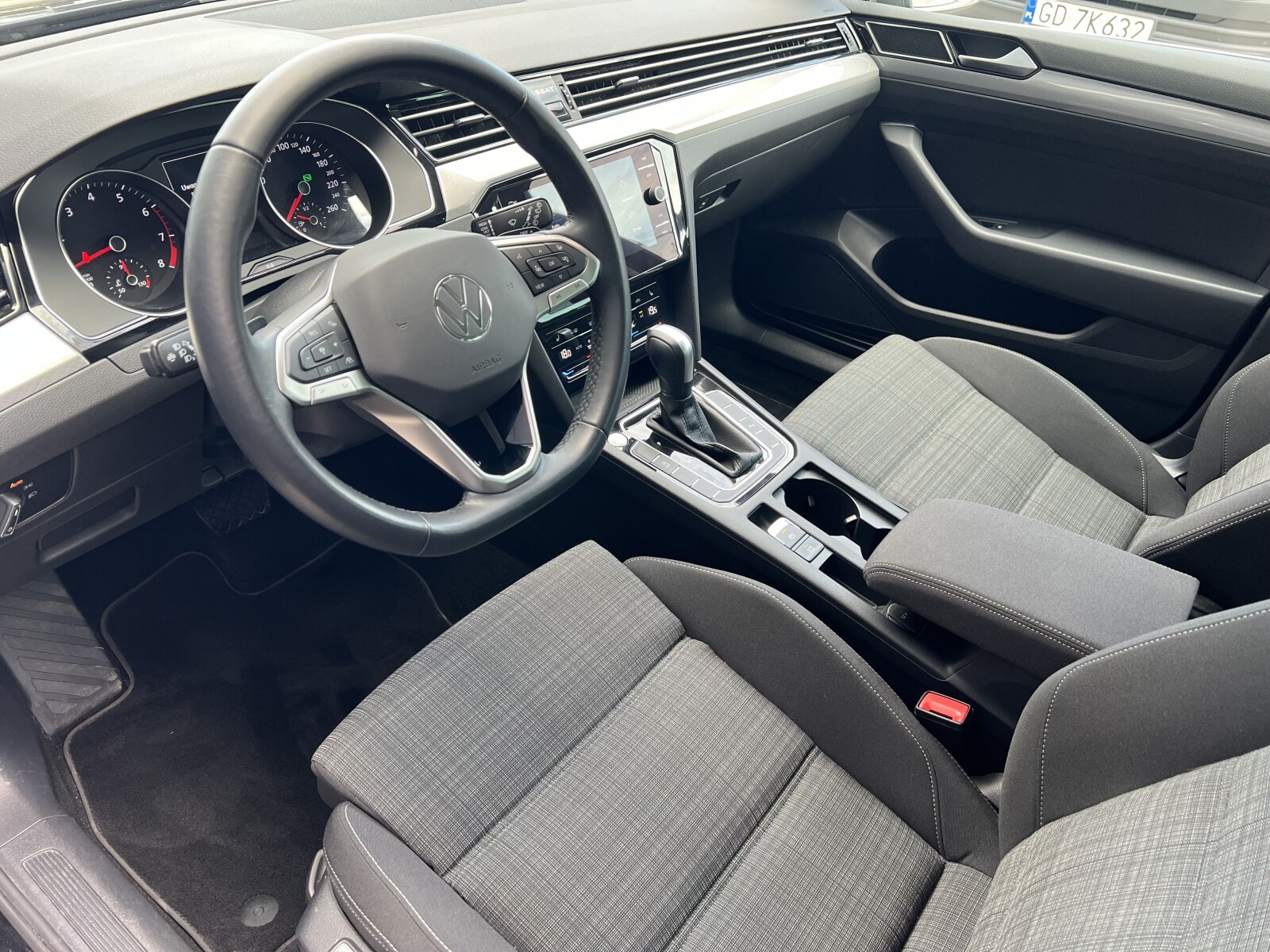 Volkswagen Passat Variant - zdjęcie 10