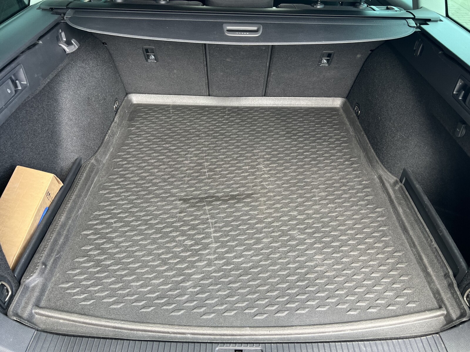 Volkswagen Passat Variant - zdjęcie 29