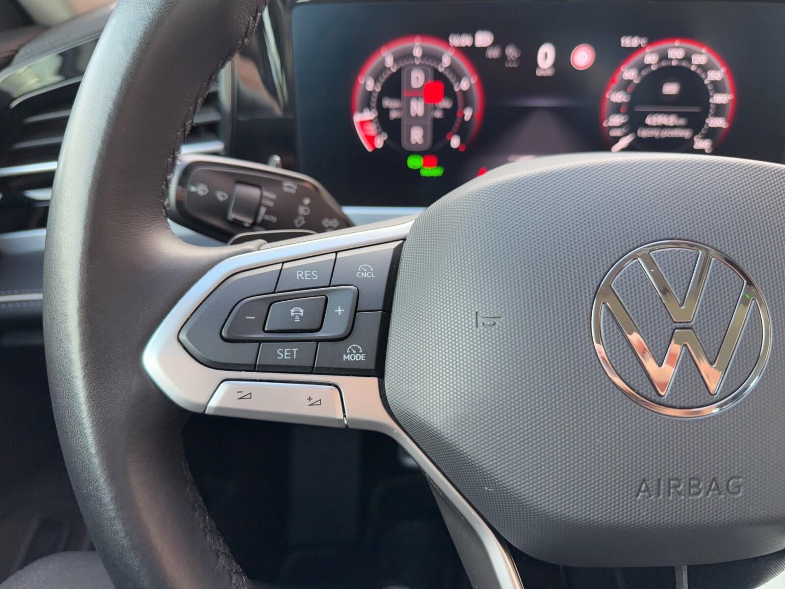 Volkswagen Passat Variant - zdjęcie 15