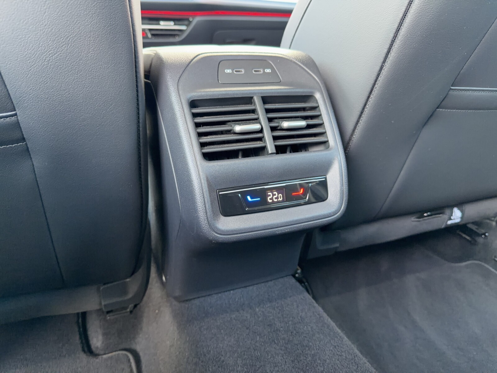 Volkswagen Passat Variant - zdjęcie 33