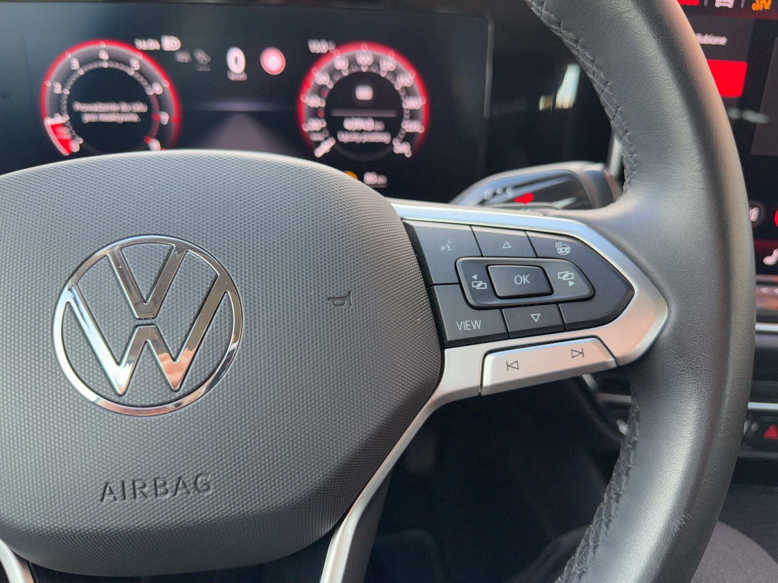 Volkswagen Passat Variant - zdjęcie 16