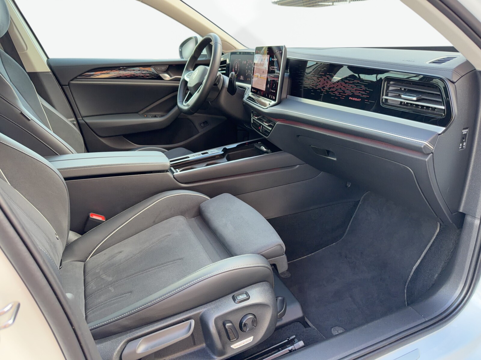 Volkswagen Passat Variant - zdjęcie 37