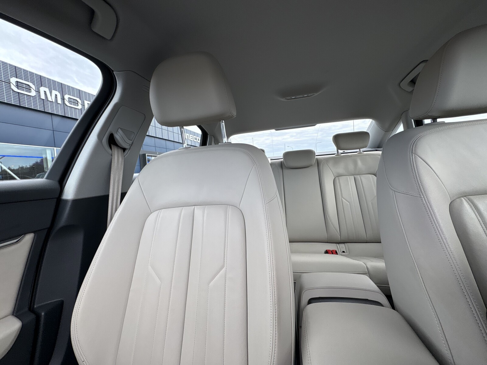 Audi A6 Limousine - zdjęcie 13
