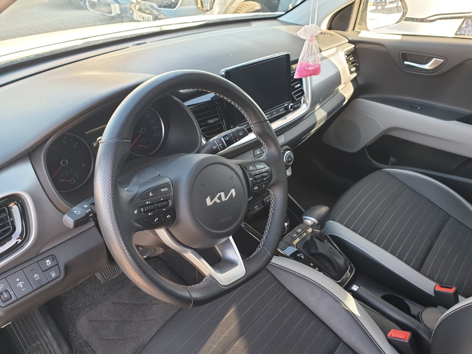 Kia Stonic - zdjęcie 2