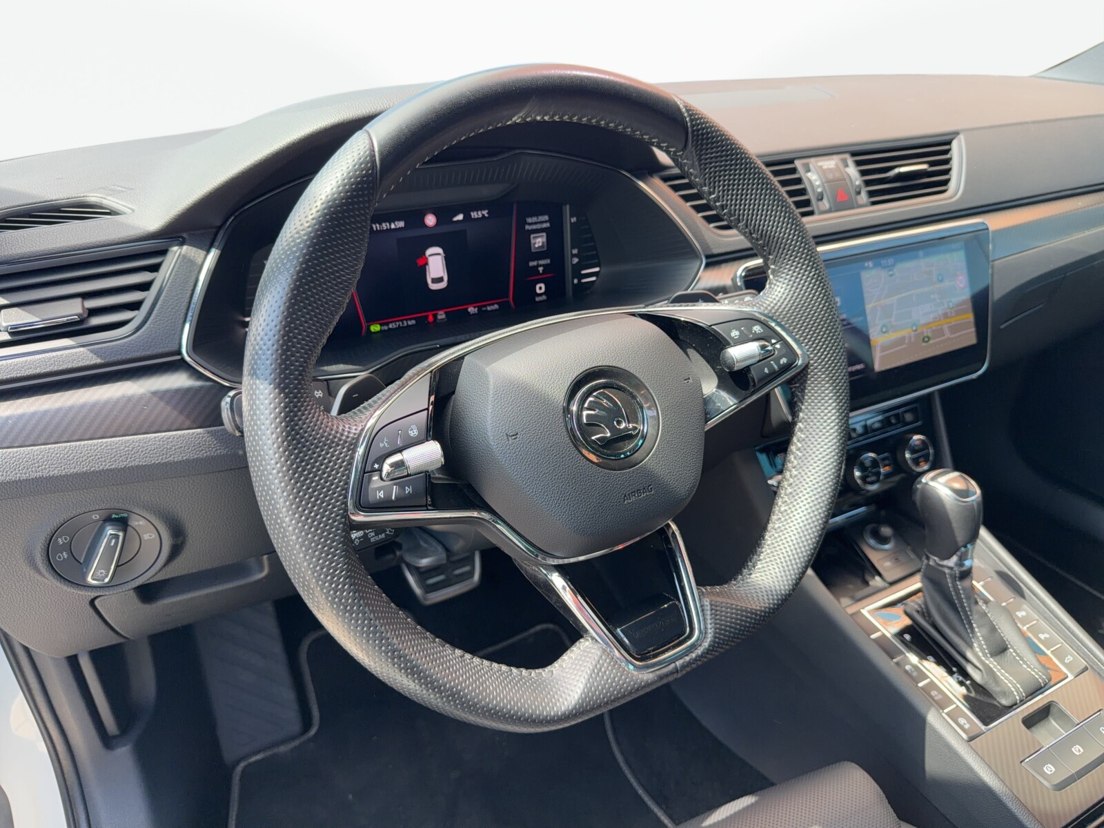 Škoda Superb - zdjęcie 10