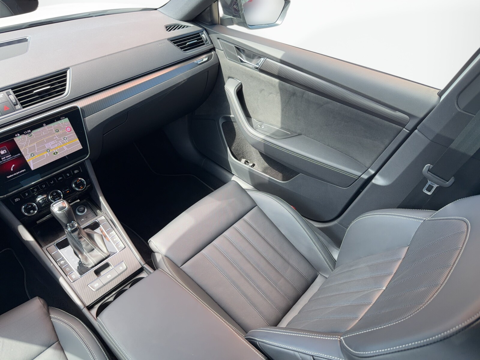 Škoda Superb - zdjęcie 37