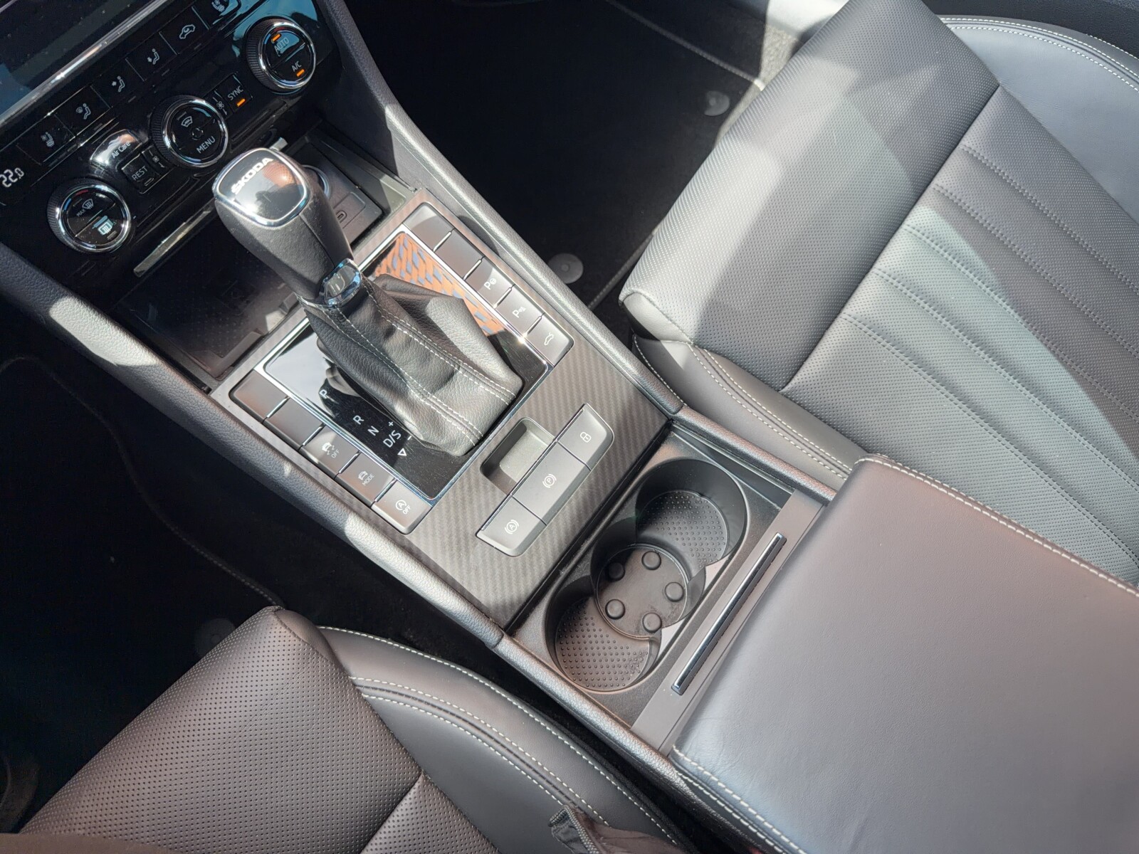 Škoda Superb - zdjęcie 20