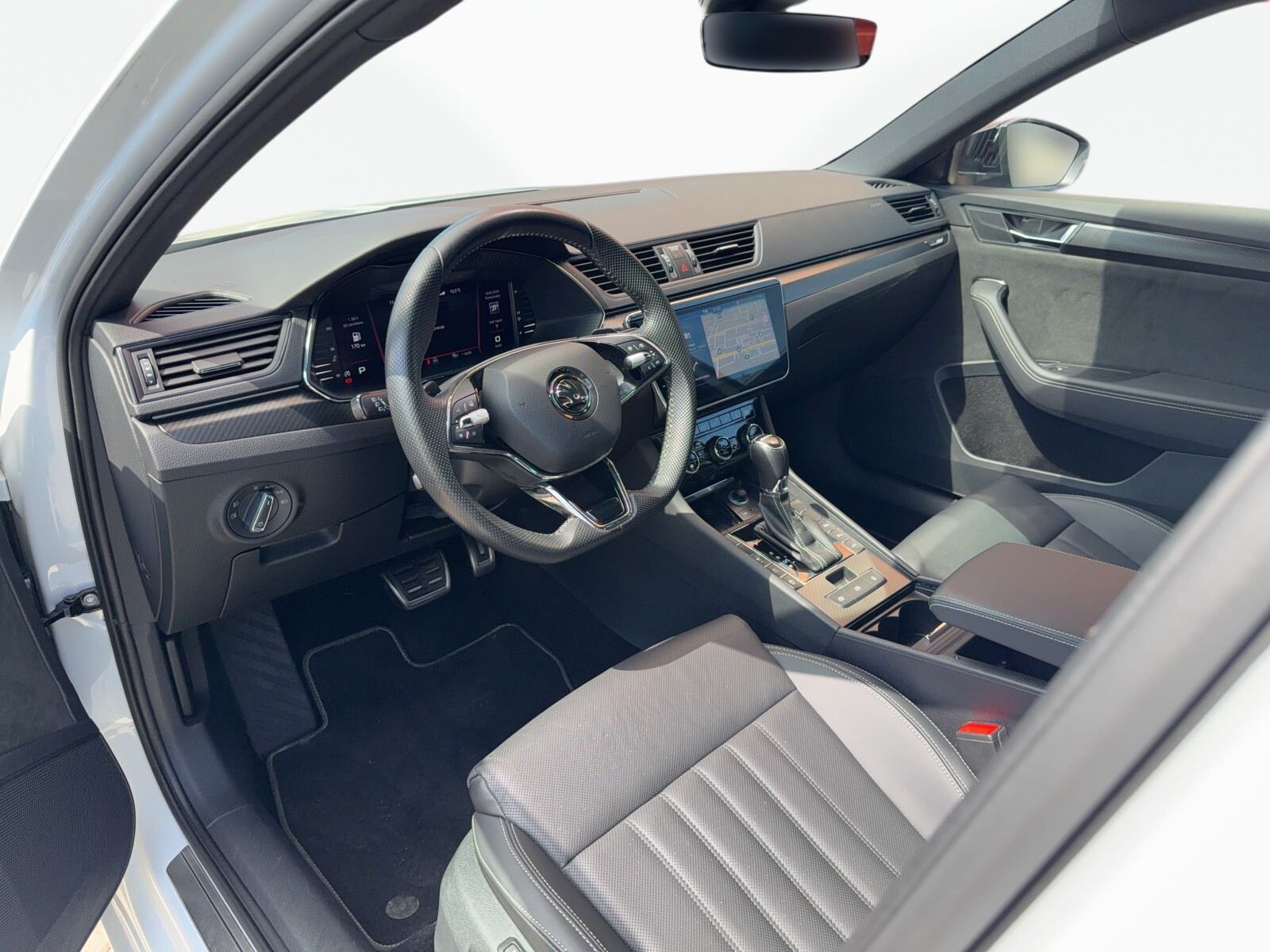 Škoda Superb - zdjęcie 9