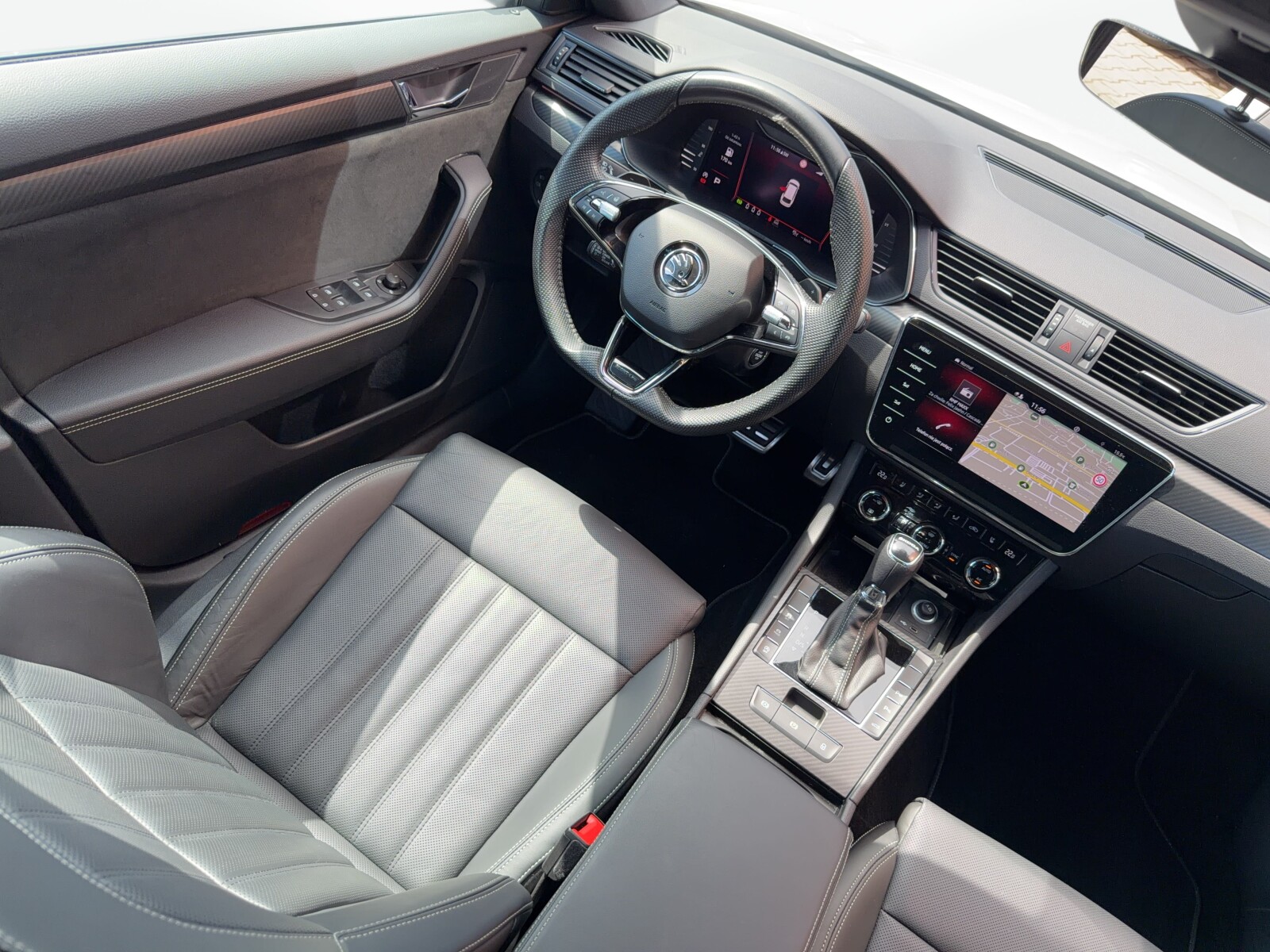 Škoda Superb - zdjęcie 36