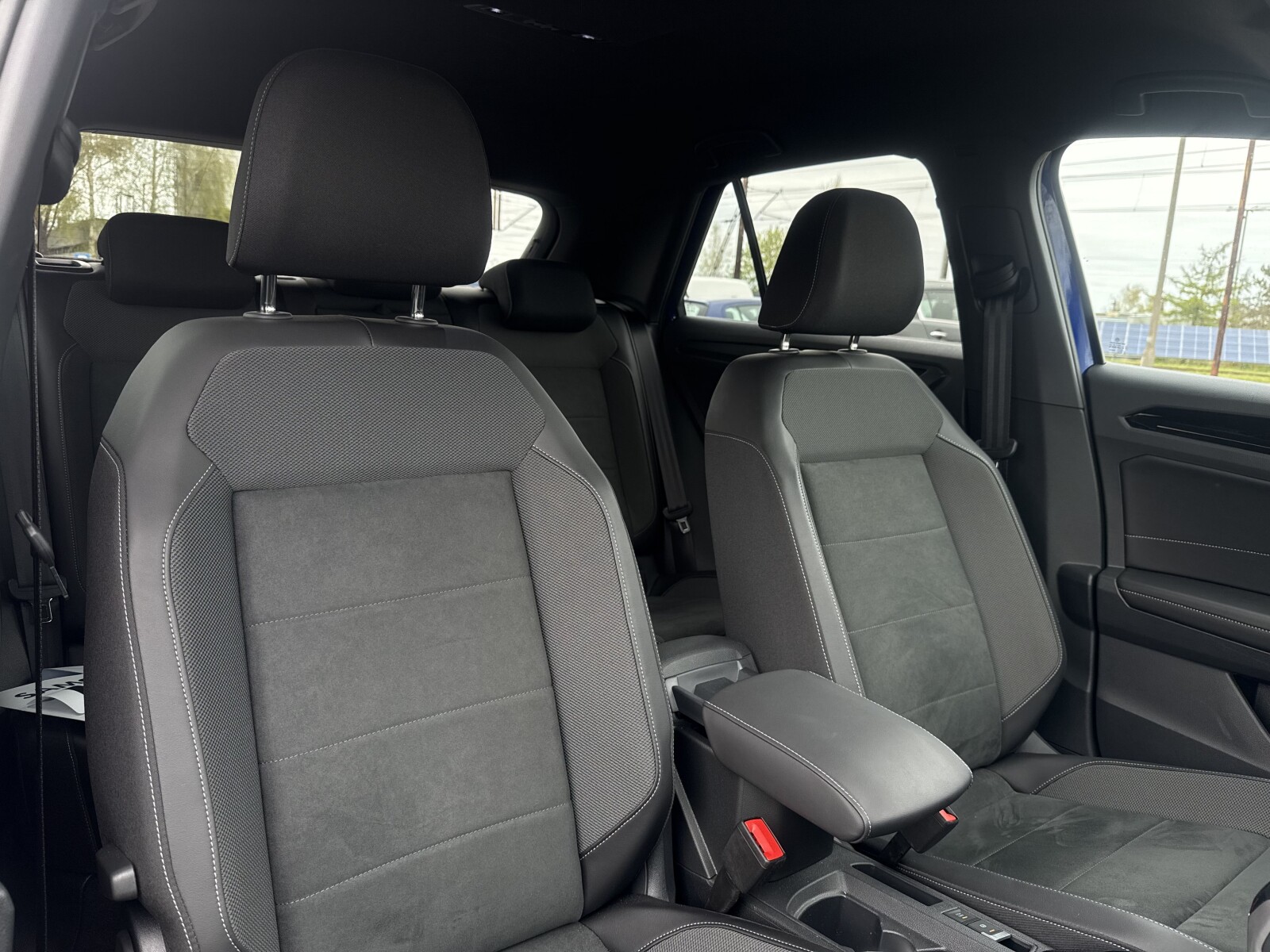 Volkswagen T-Roc - zdjęcie 14
