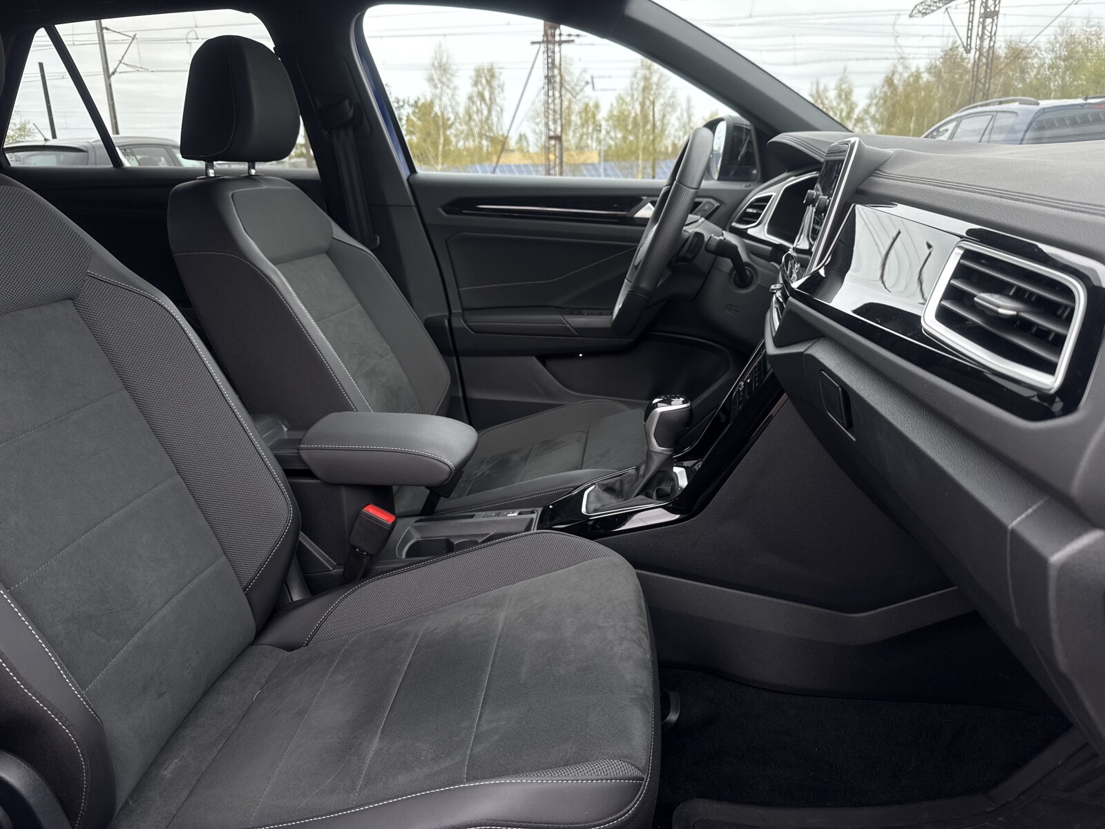 Volkswagen T-Roc - zdjęcie 13