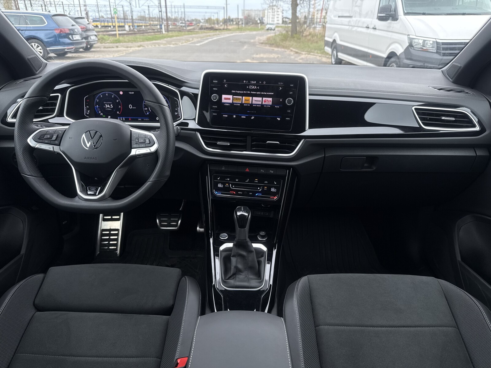 Volkswagen T-Roc - zdjęcie 9