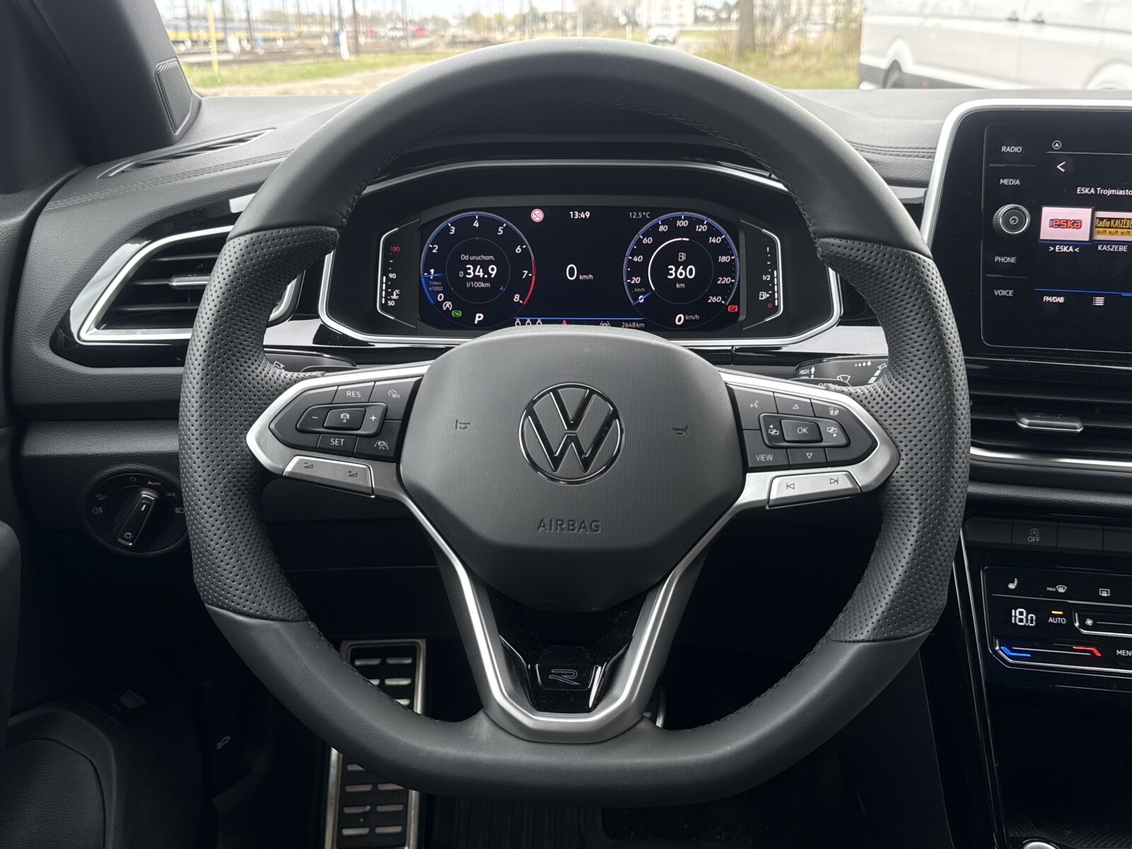 Volkswagen T-Roc - zdjęcie 15