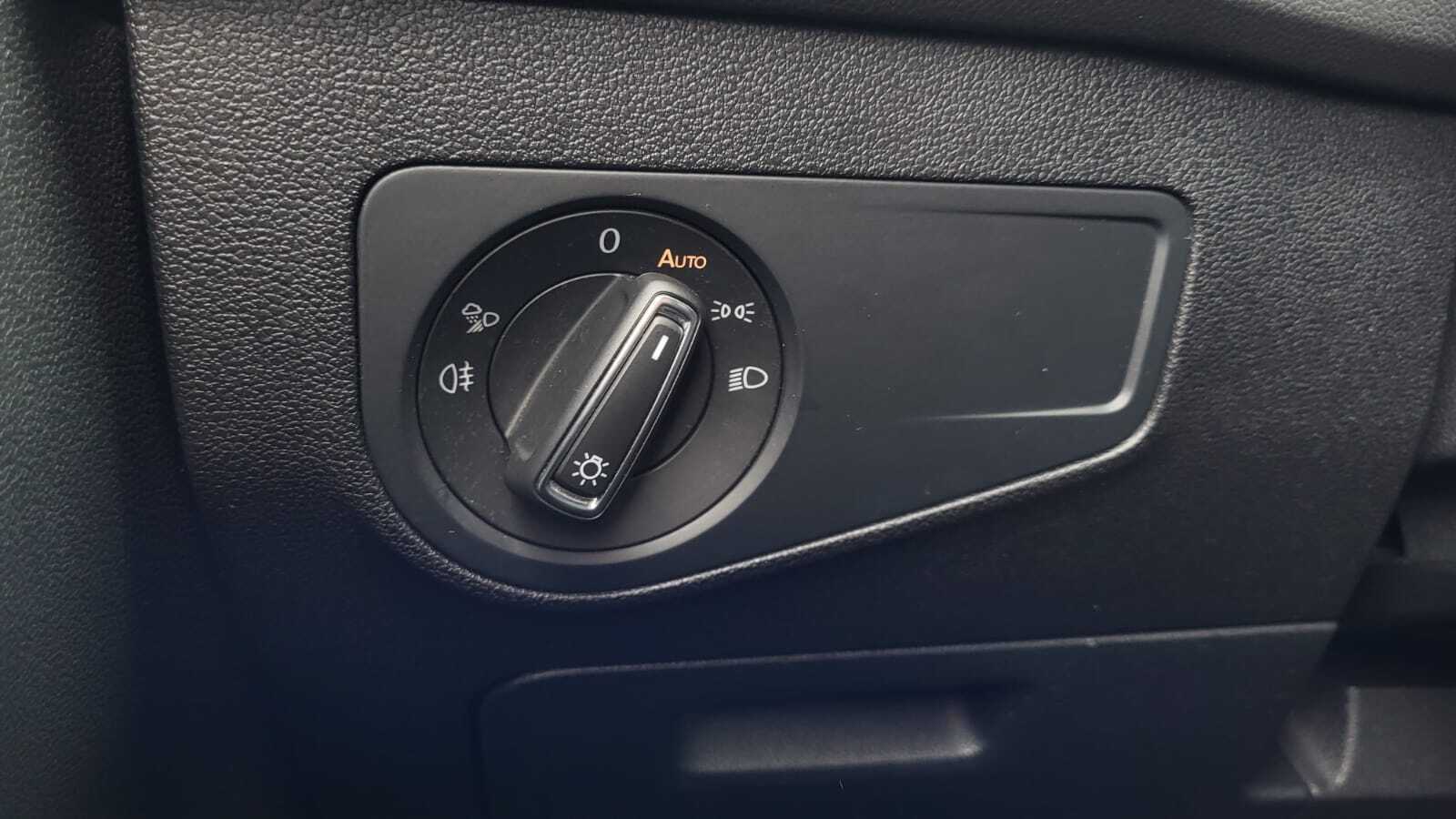 Volkswagen Tiguan - zdjęcie 17