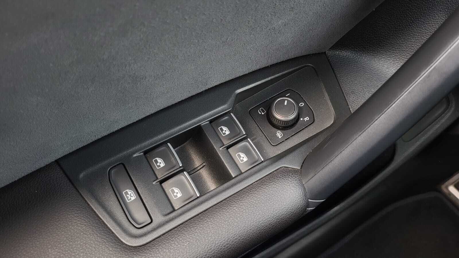 Volkswagen Tiguan - zdjęcie 16