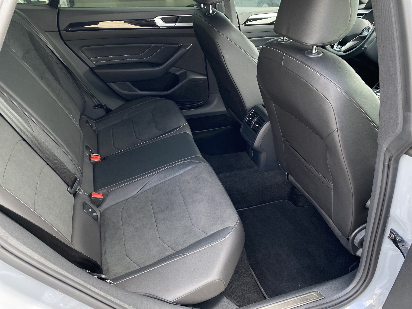 Volkswagen Arteon - zdjęcie 28