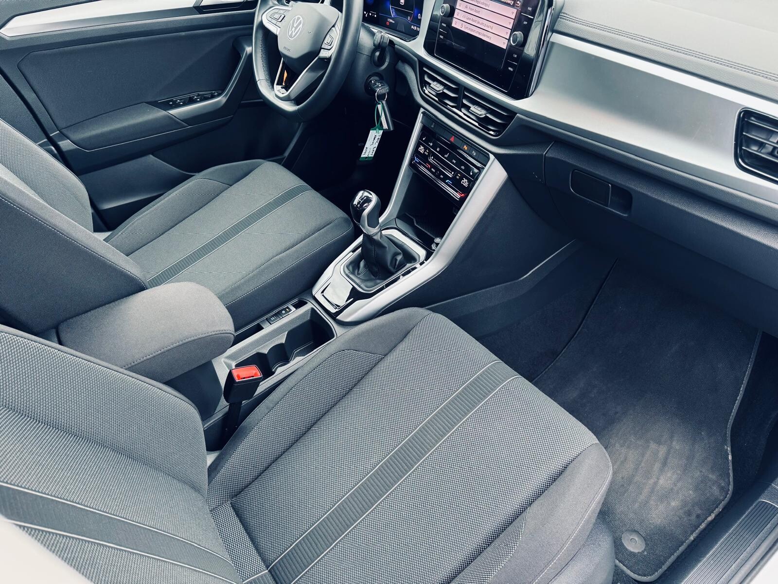 Volkswagen T-Roc - zdjęcie 13