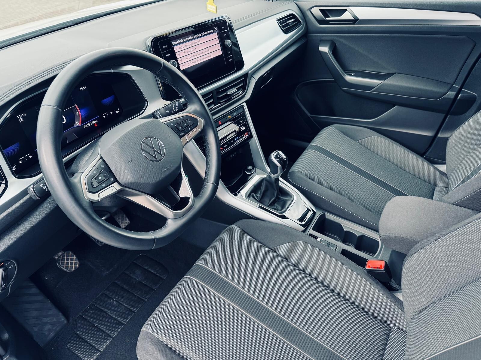 Volkswagen T-Roc - zdjęcie 10
