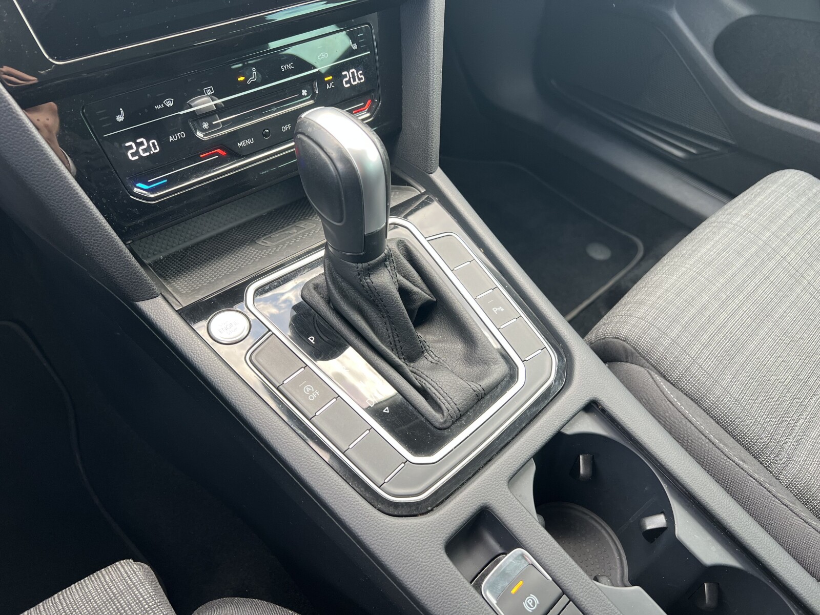 Volkswagen Passat Variant - zdjęcie 14