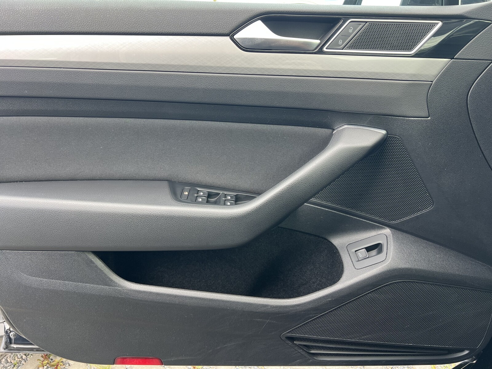 Volkswagen Passat Variant - zdjęcie 16