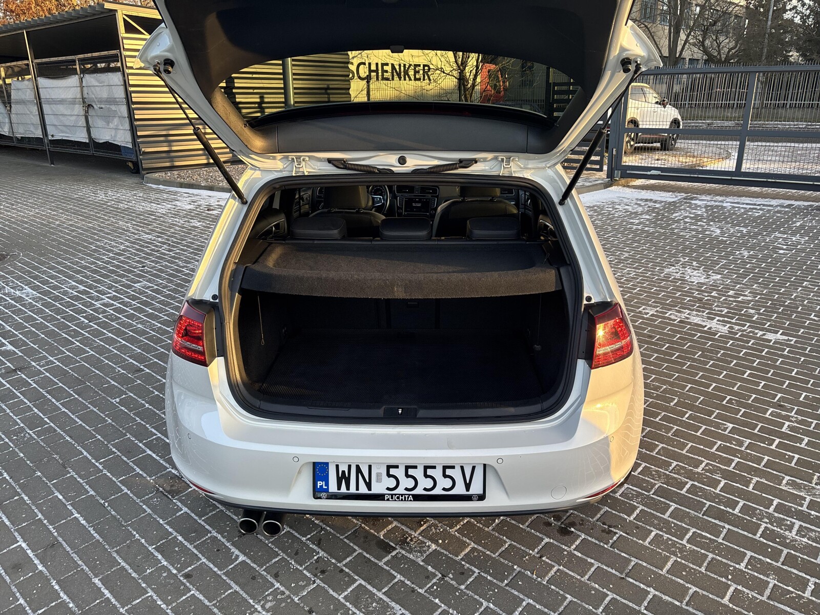 Volkswagen Golf - zdjęcie 17