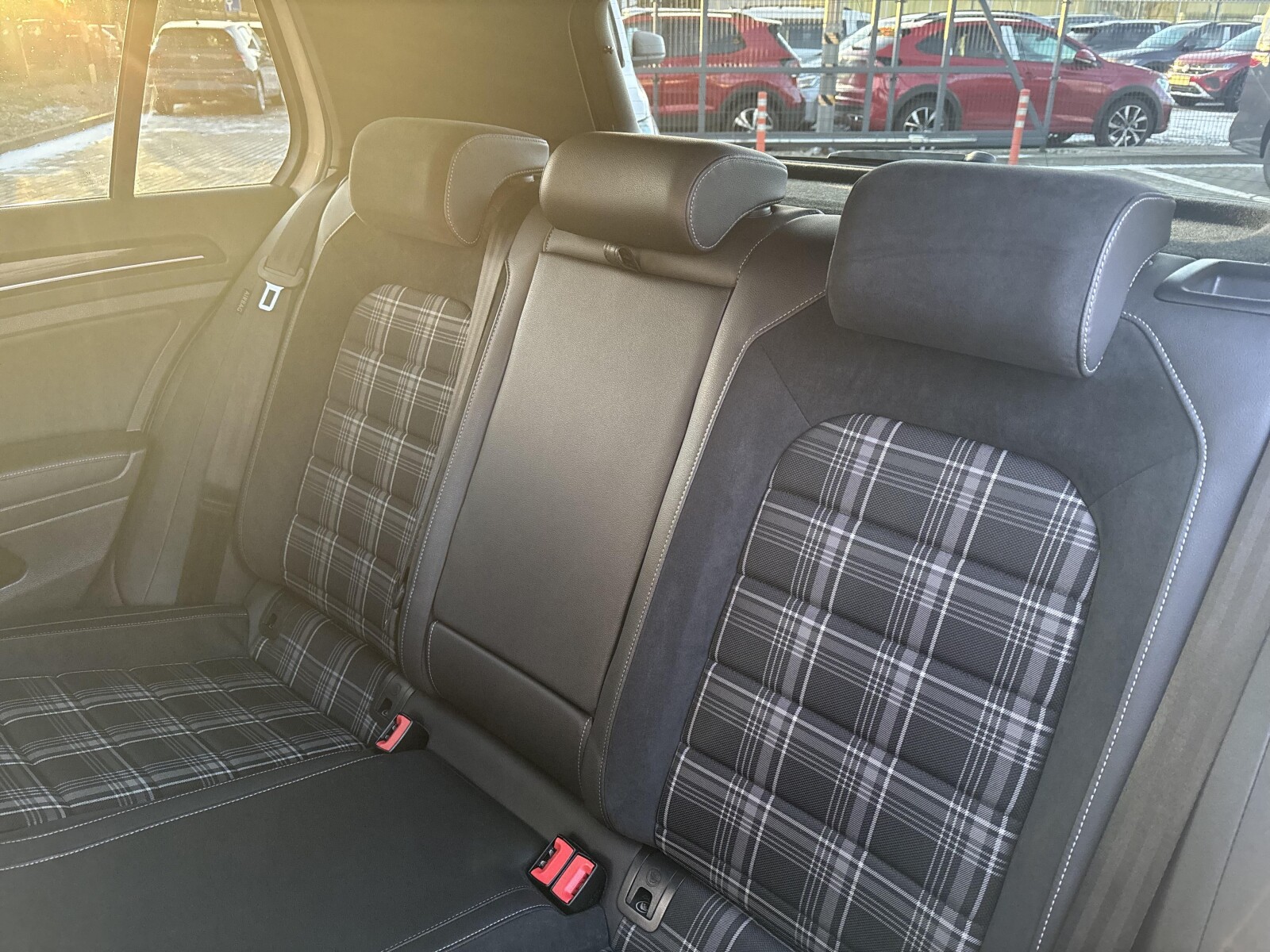 Volkswagen Golf - zdjęcie 16