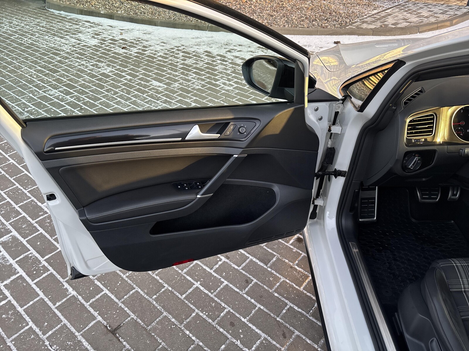 Volkswagen Golf - zdjęcie 10