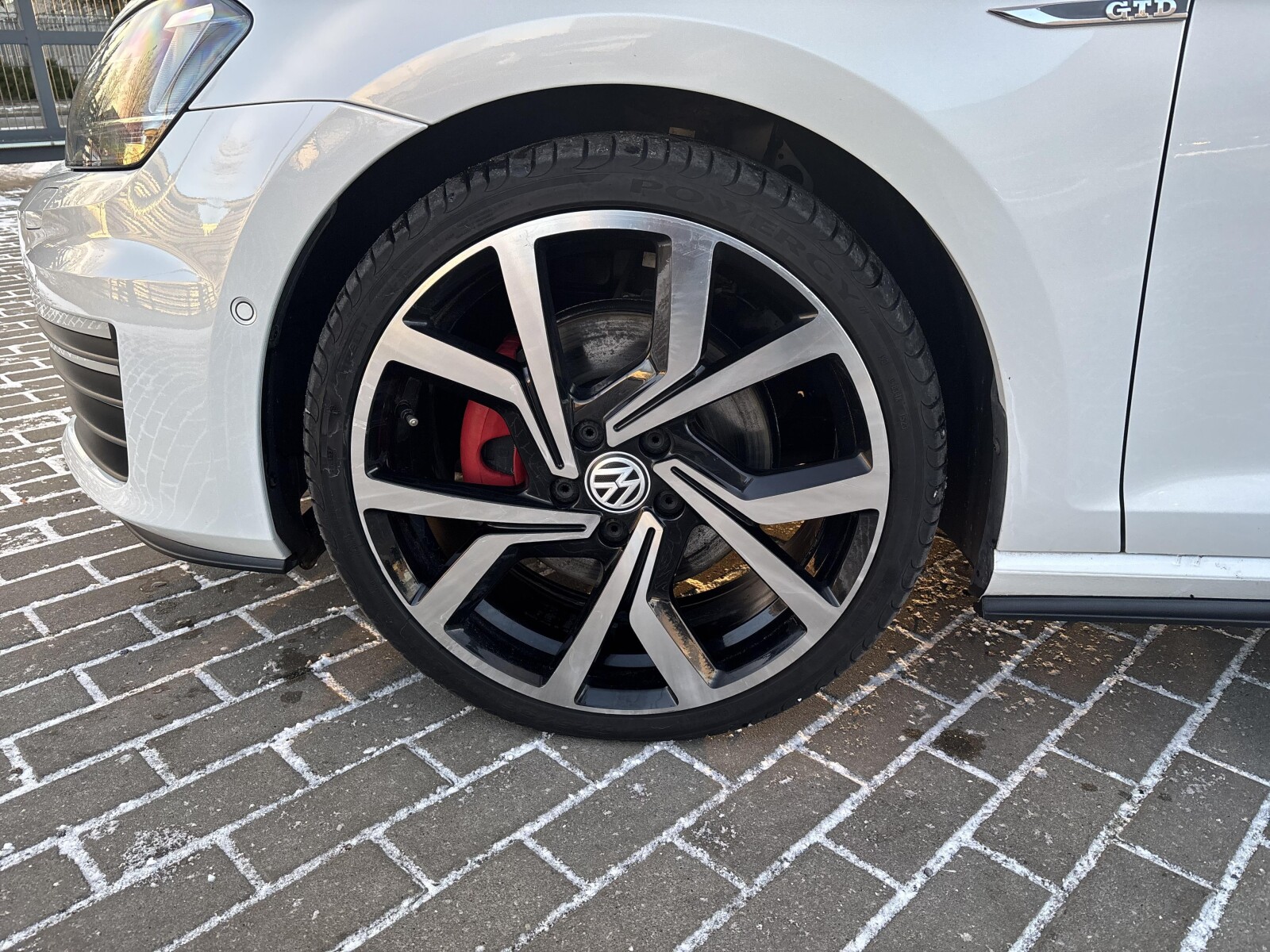 Volkswagen Golf - zdjęcie 18