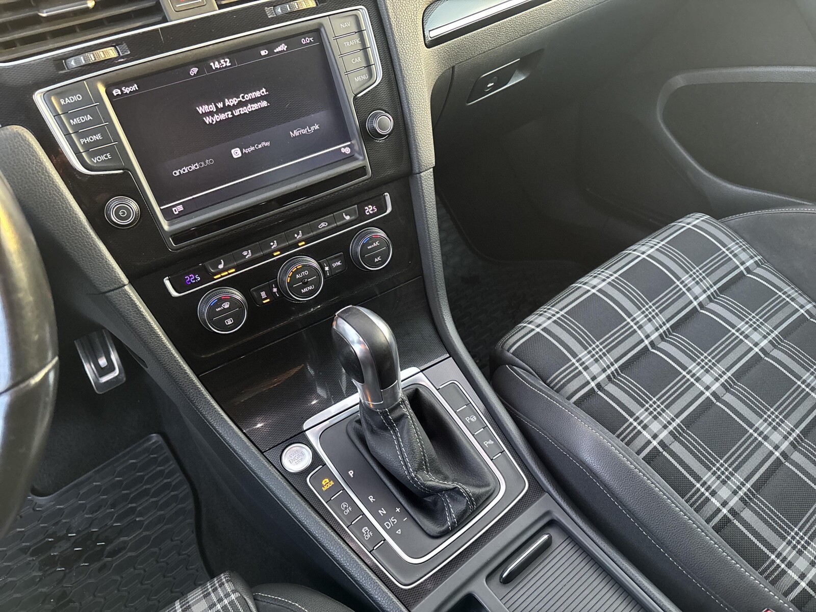 Volkswagen Golf - zdjęcie 15
