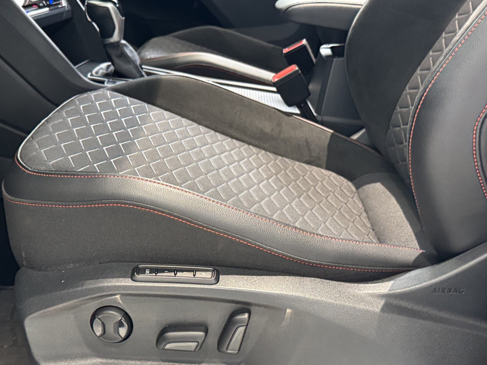 Seat Tarraco - zdjęcie 27