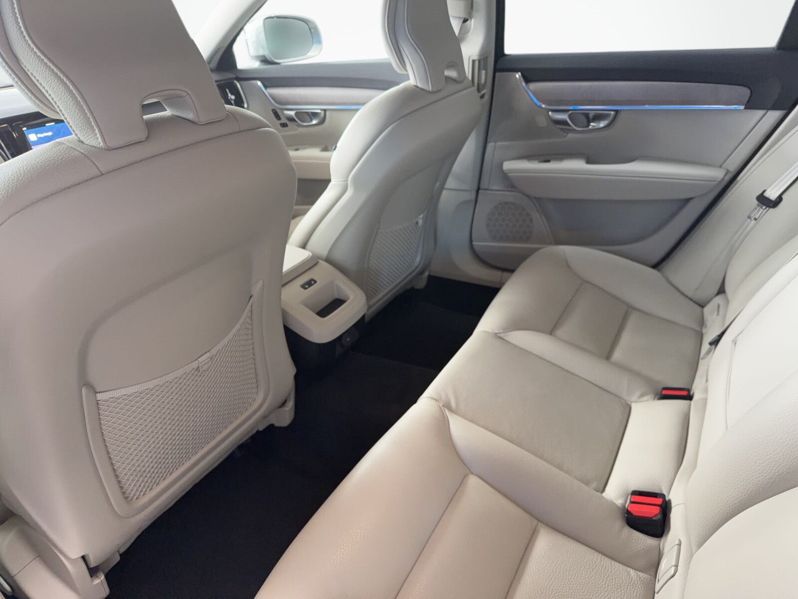 Volvo V90 Cross Country - zdjęcie 14
