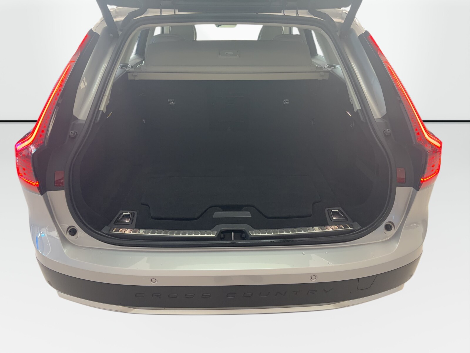 Volvo V90 Cross Country - zdjęcie 17