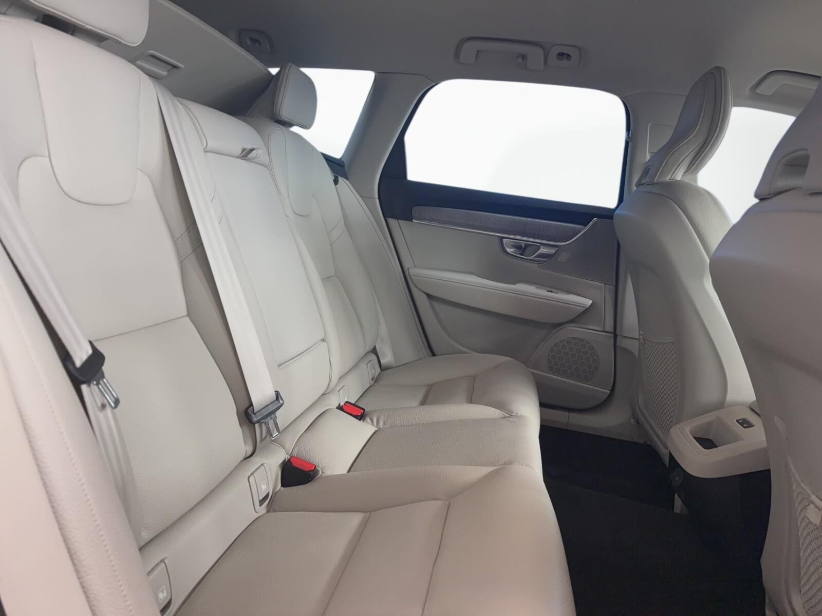 Volvo V90 Cross Country - zdjęcie 20