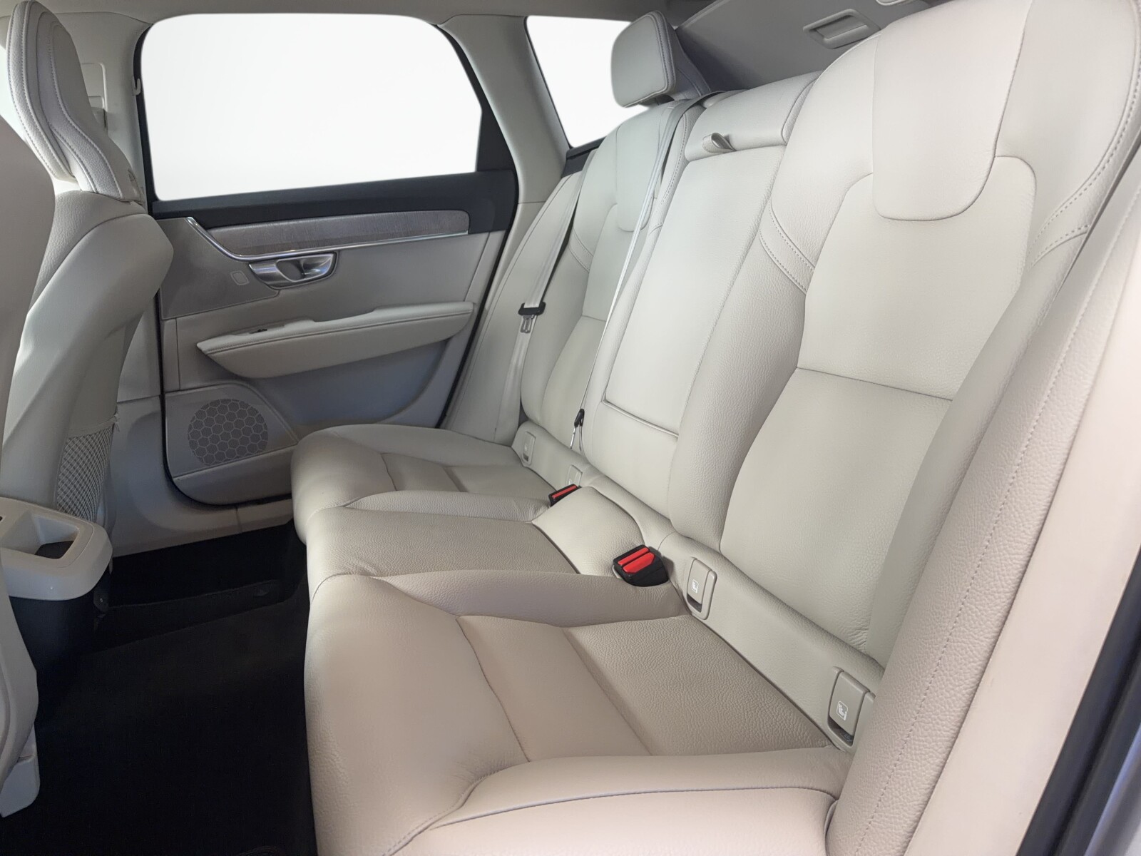 Volvo V90 Cross Country - zdjęcie 15