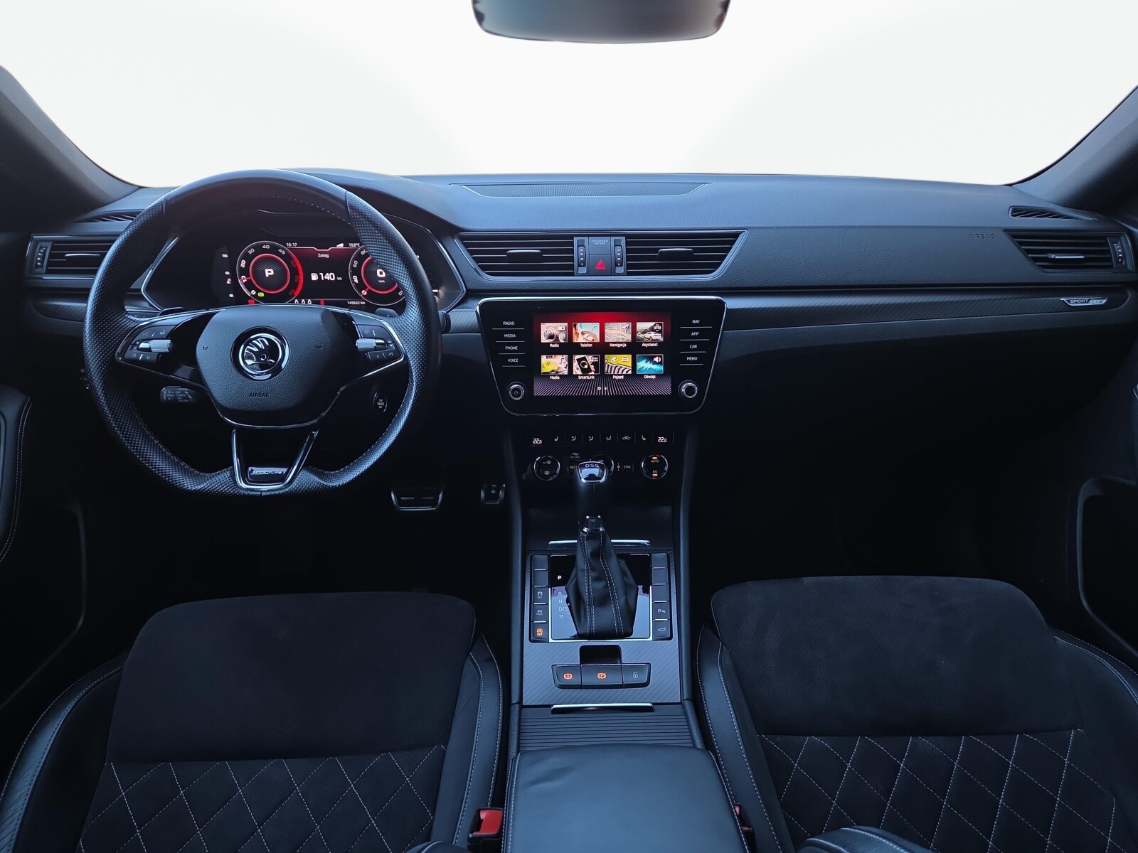 Škoda Superb Combi - zdjęcie 11