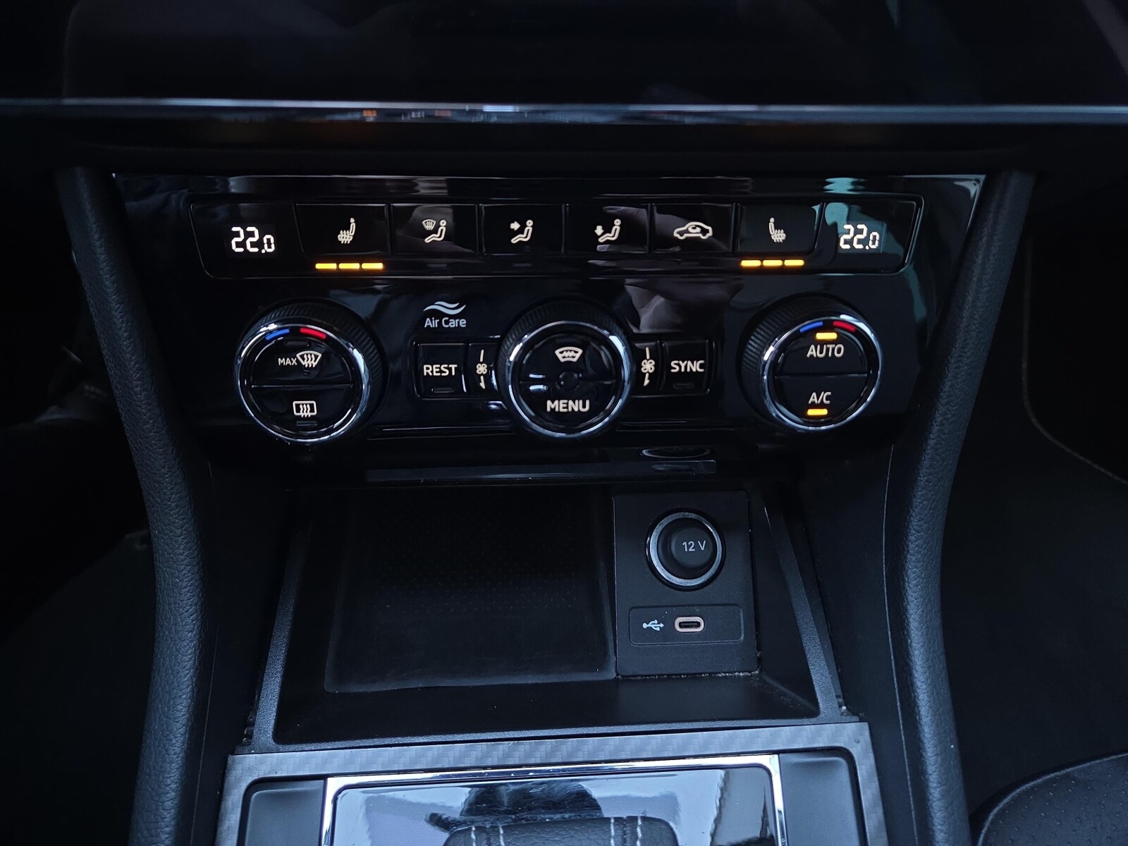 Škoda Superb Combi - zdjęcie 15