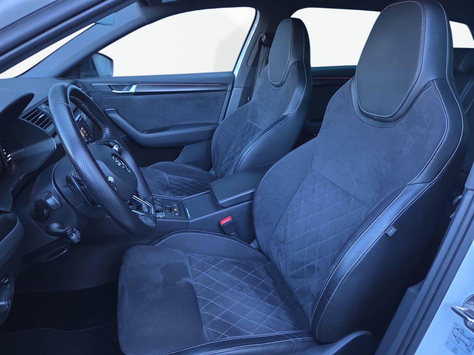 Škoda Superb Combi - zdjęcie 12