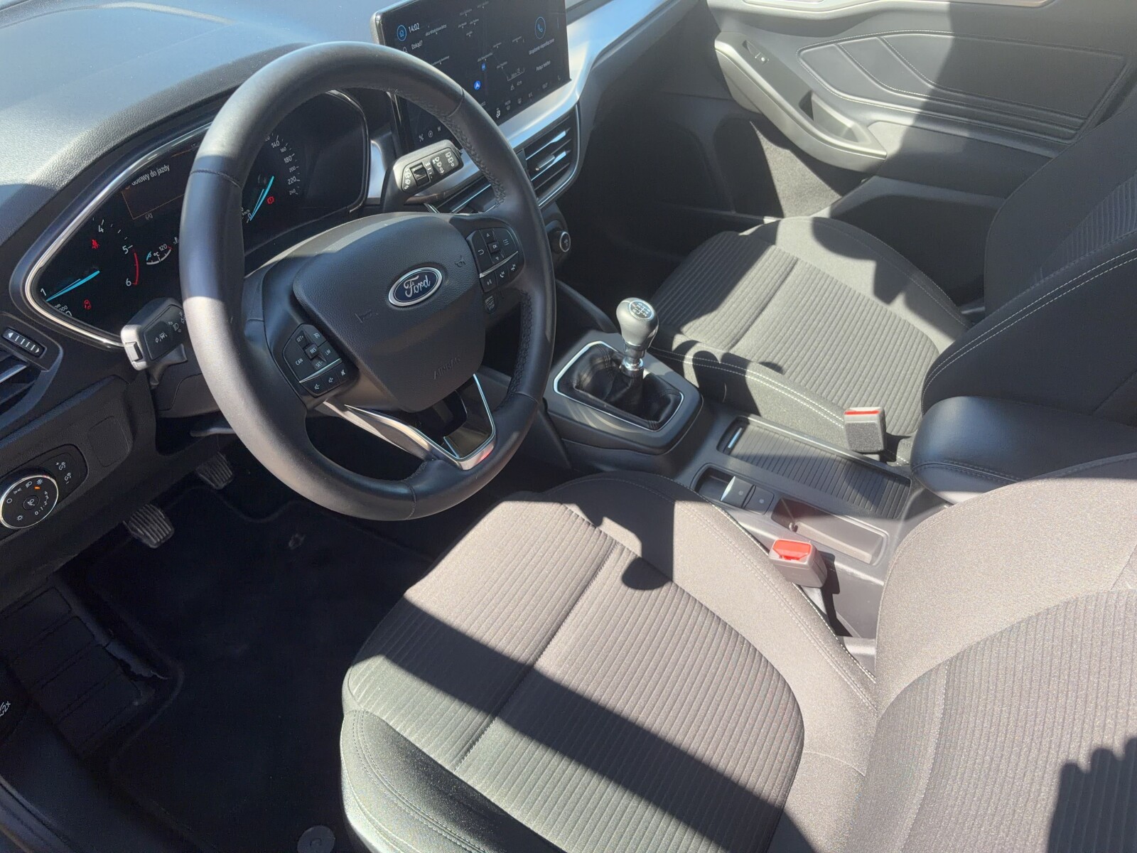 Ford Focus - zdjęcie 9
