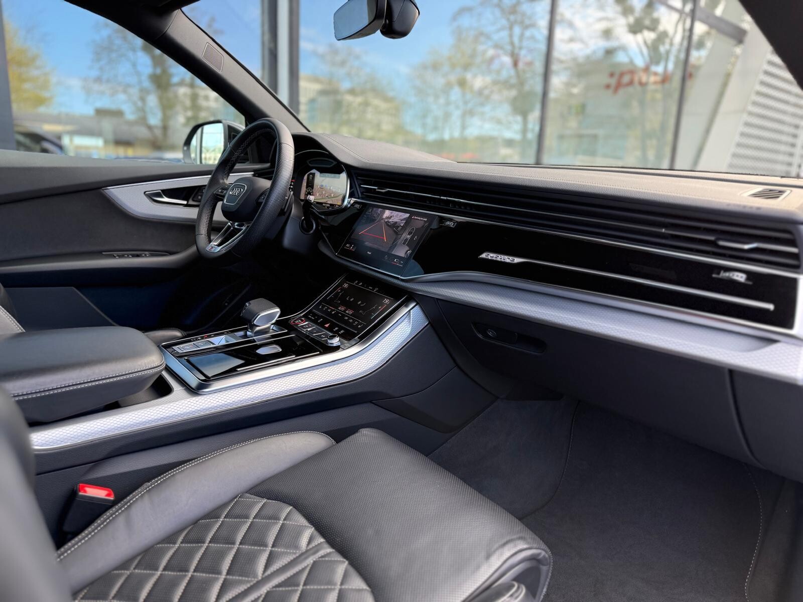 Audi SQ8 - zdjęcie 28
