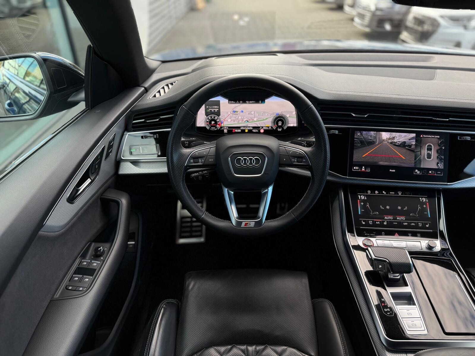 Audi SQ8 - zdjęcie 33