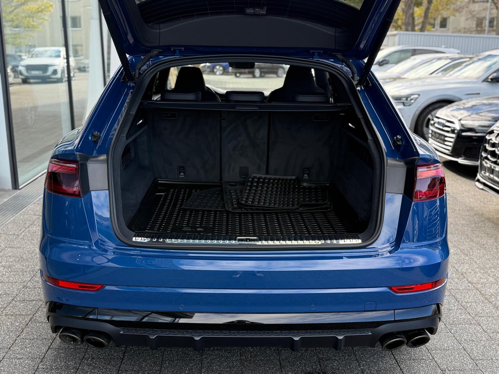 Audi SQ8 - zdjęcie 14