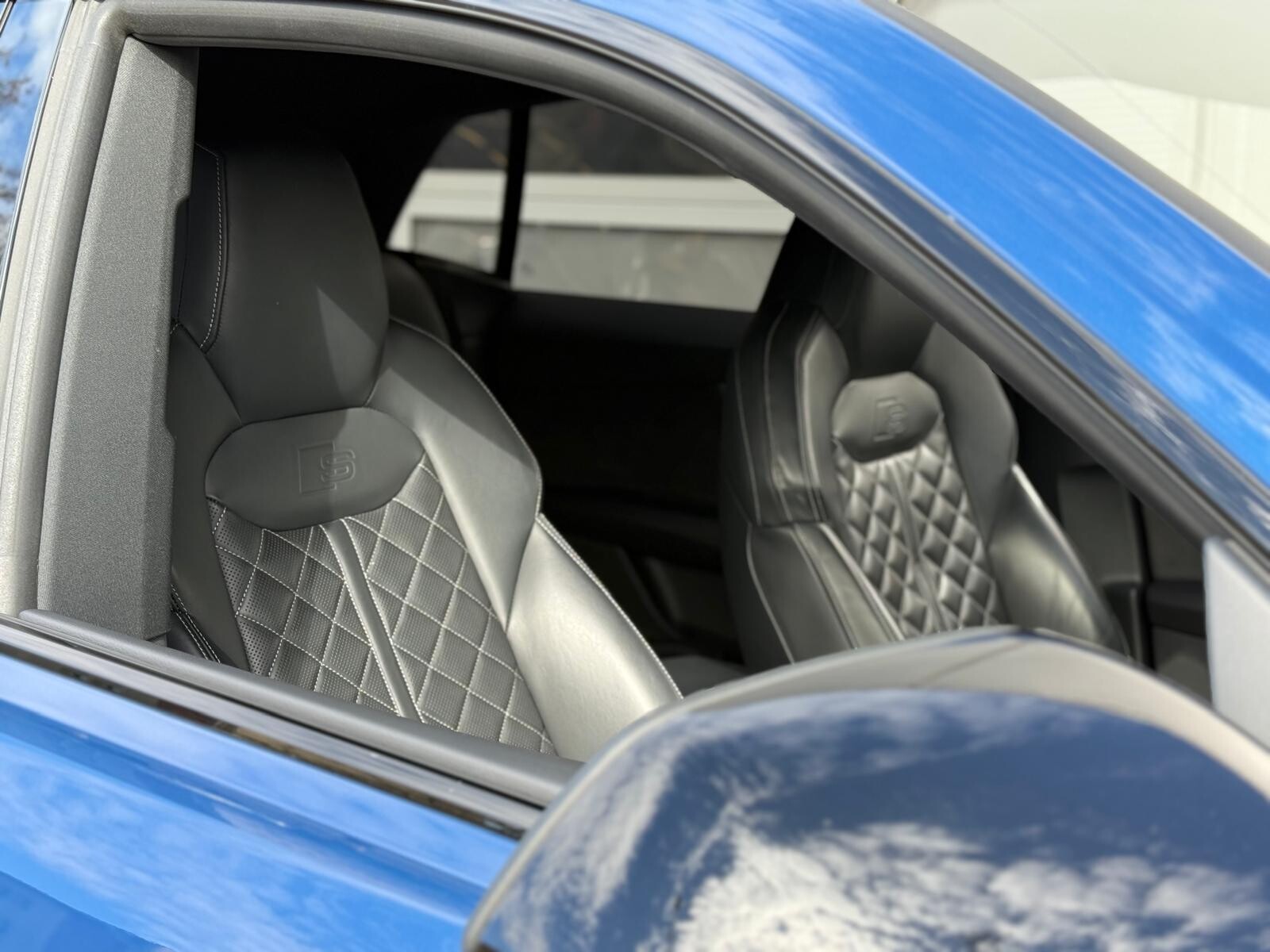 Audi SQ8 - zdjęcie 13
