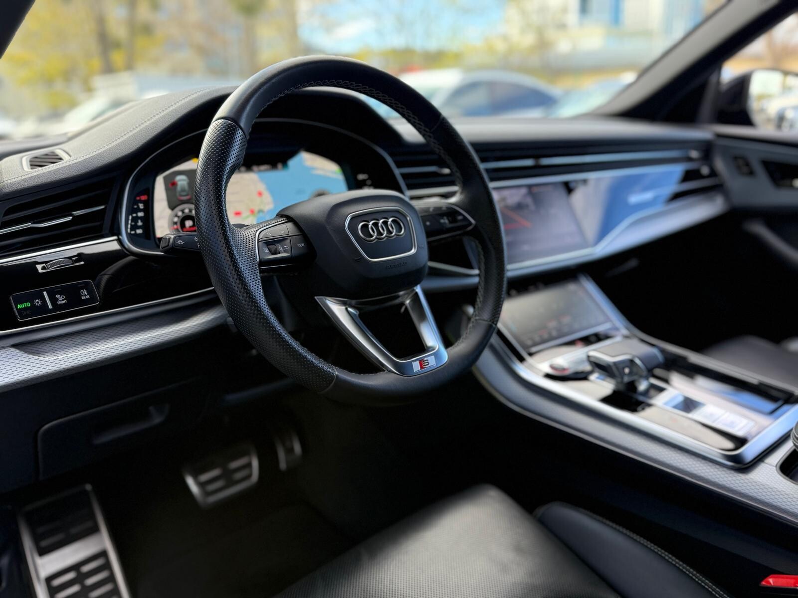 Audi SQ8 - zdjęcie 17
