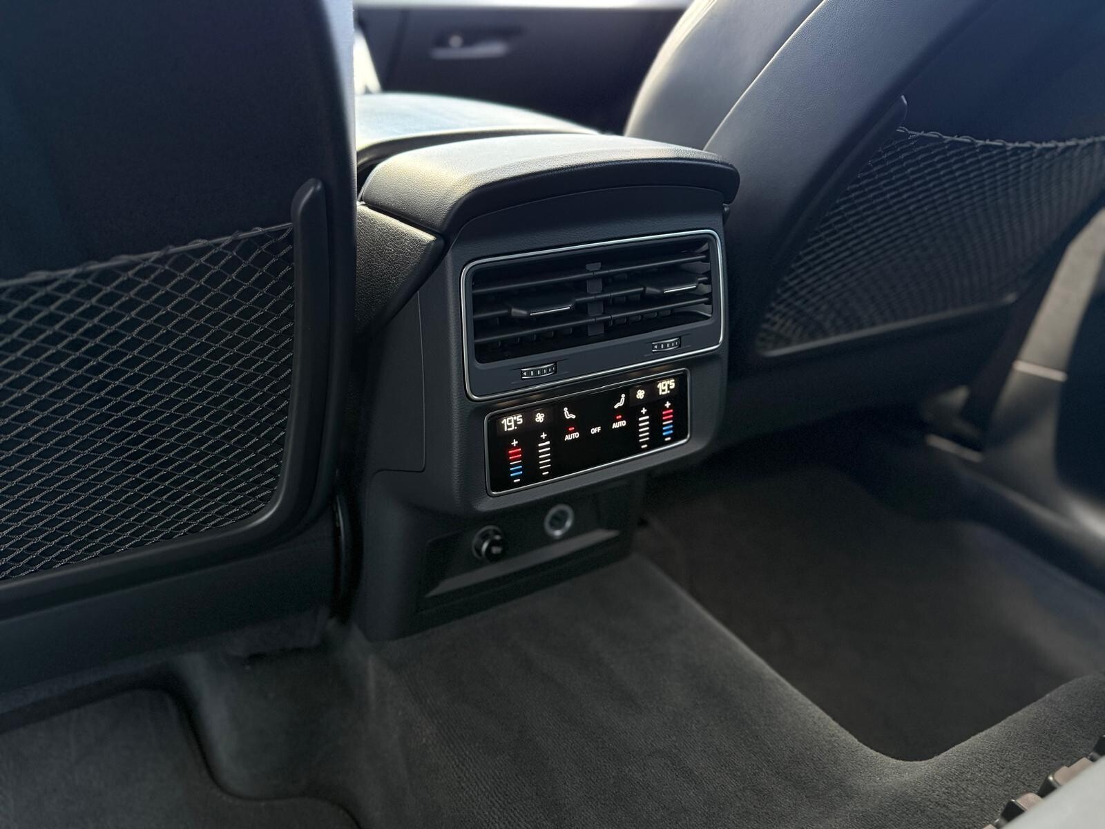 Audi SQ8 - zdjęcie 24