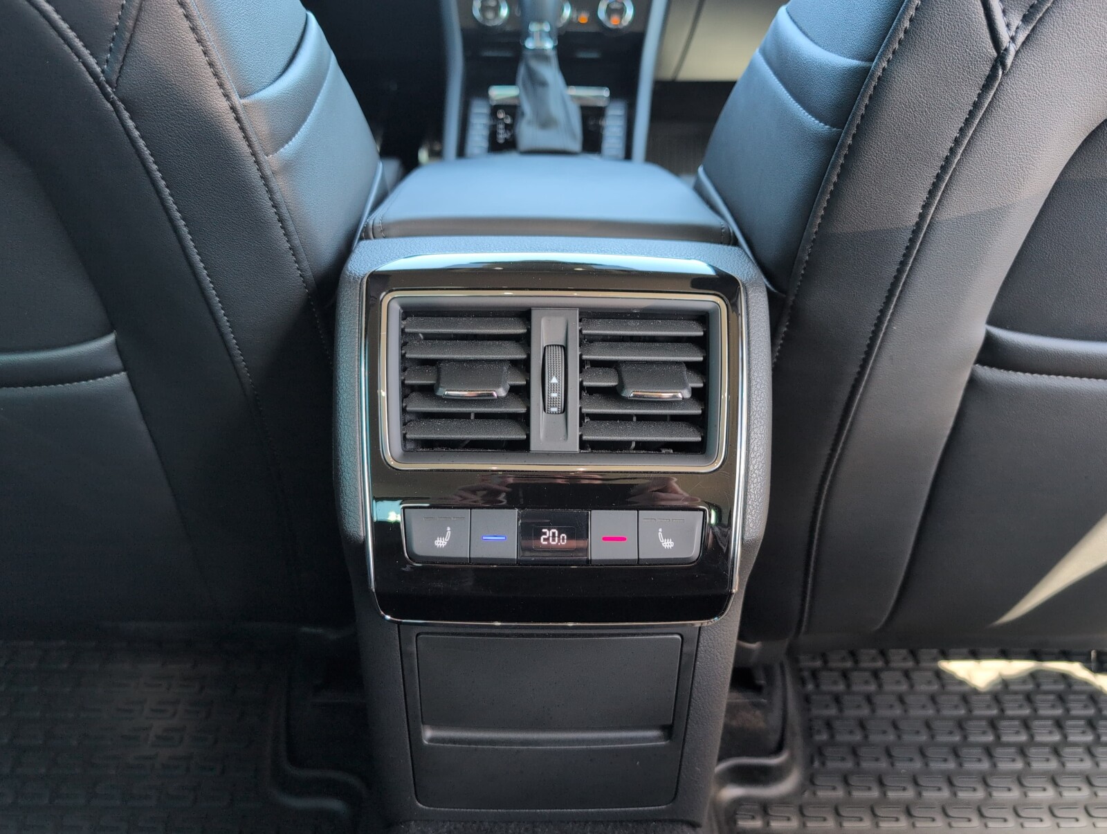 Škoda Superb - zdjęcie 13