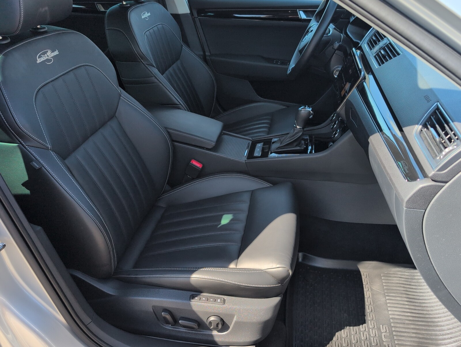 Škoda Superb - zdjęcie 15