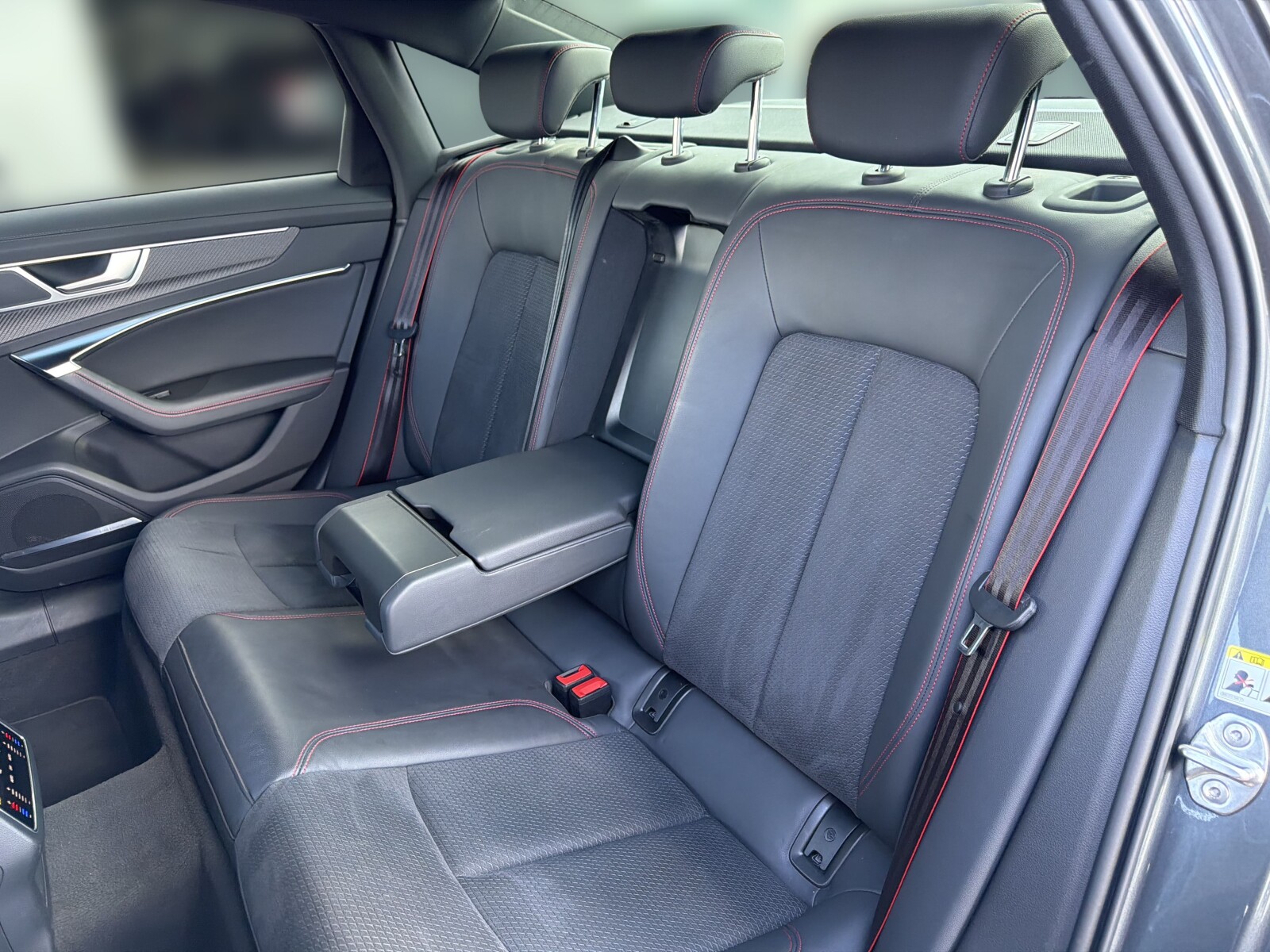 Audi A6 Limousine - zdjęcie 15